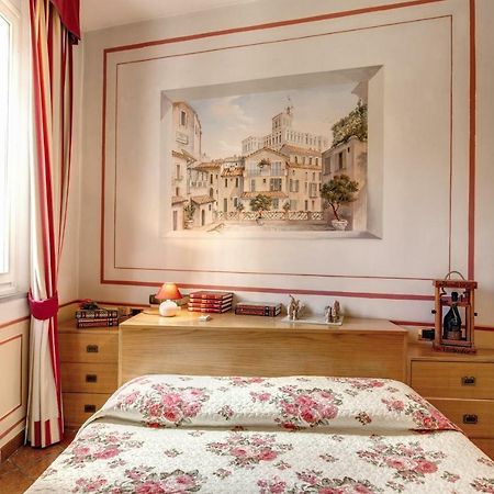 Apartamento Lovely Flat By The Trevi Fountain Roma Exterior foto