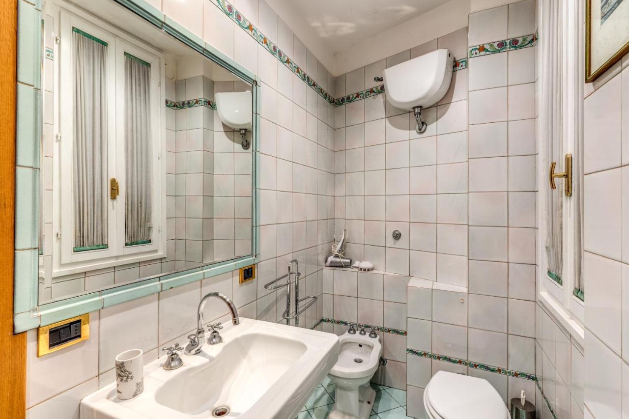 Apartamento Lovely Flat By The Trevi Fountain Roma Exterior foto