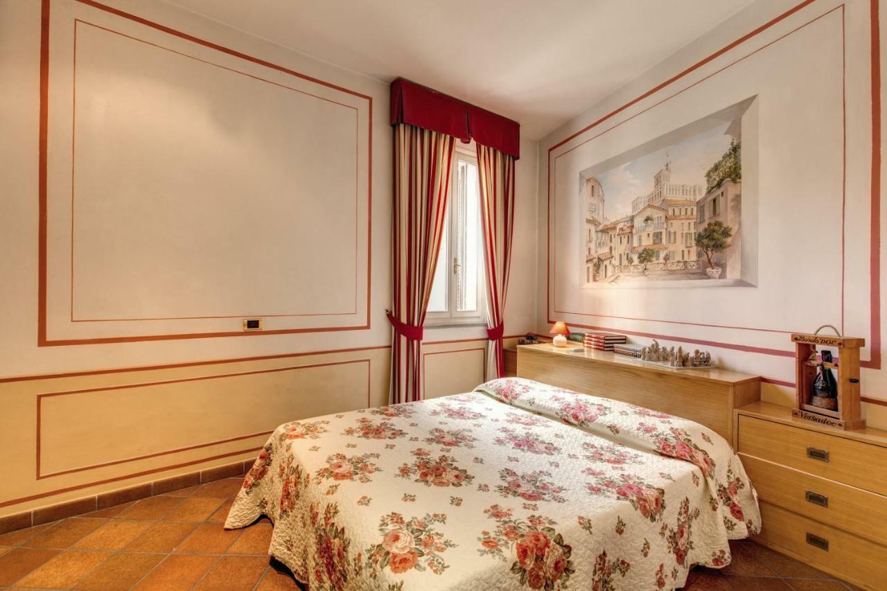 Apartamento Lovely Flat By The Trevi Fountain Roma Exterior foto