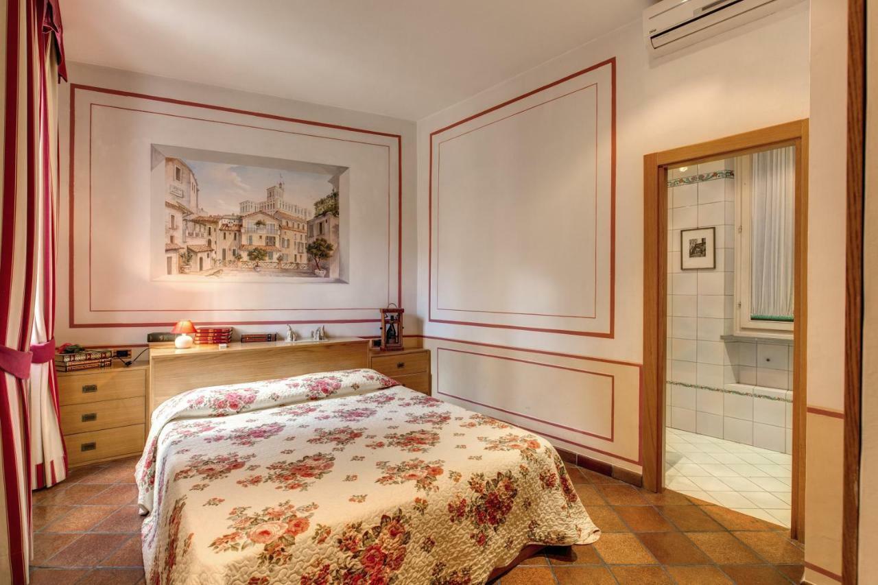 Apartamento Lovely Flat By The Trevi Fountain Roma Exterior foto