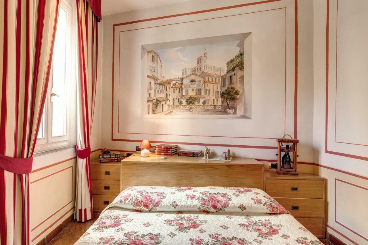 Apartamento Lovely Flat By The Trevi Fountain Roma Exterior foto