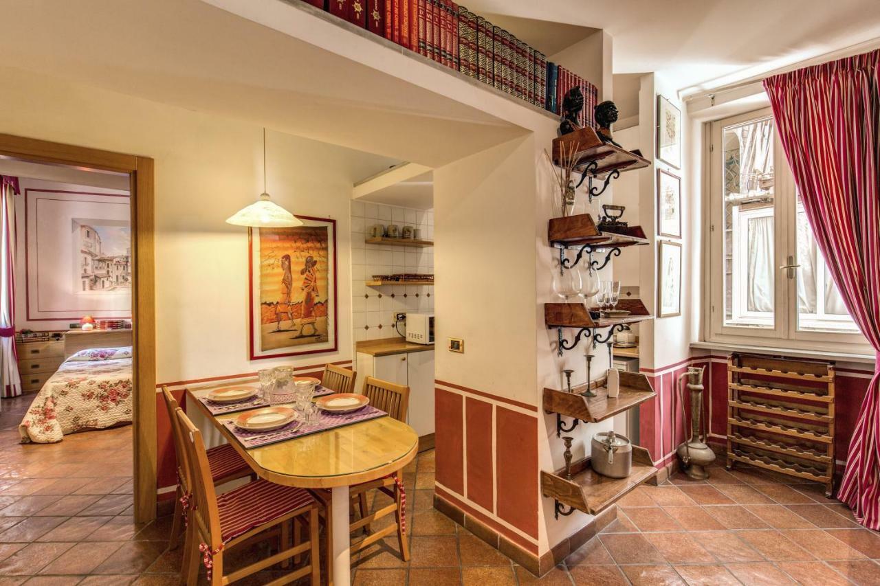 Apartamento Lovely Flat By The Trevi Fountain Roma Exterior foto