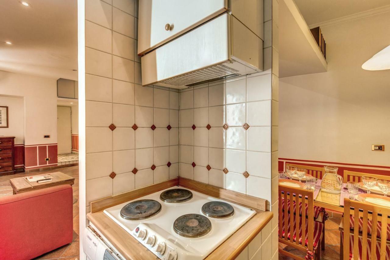 Apartamento Lovely Flat By The Trevi Fountain Roma Exterior foto